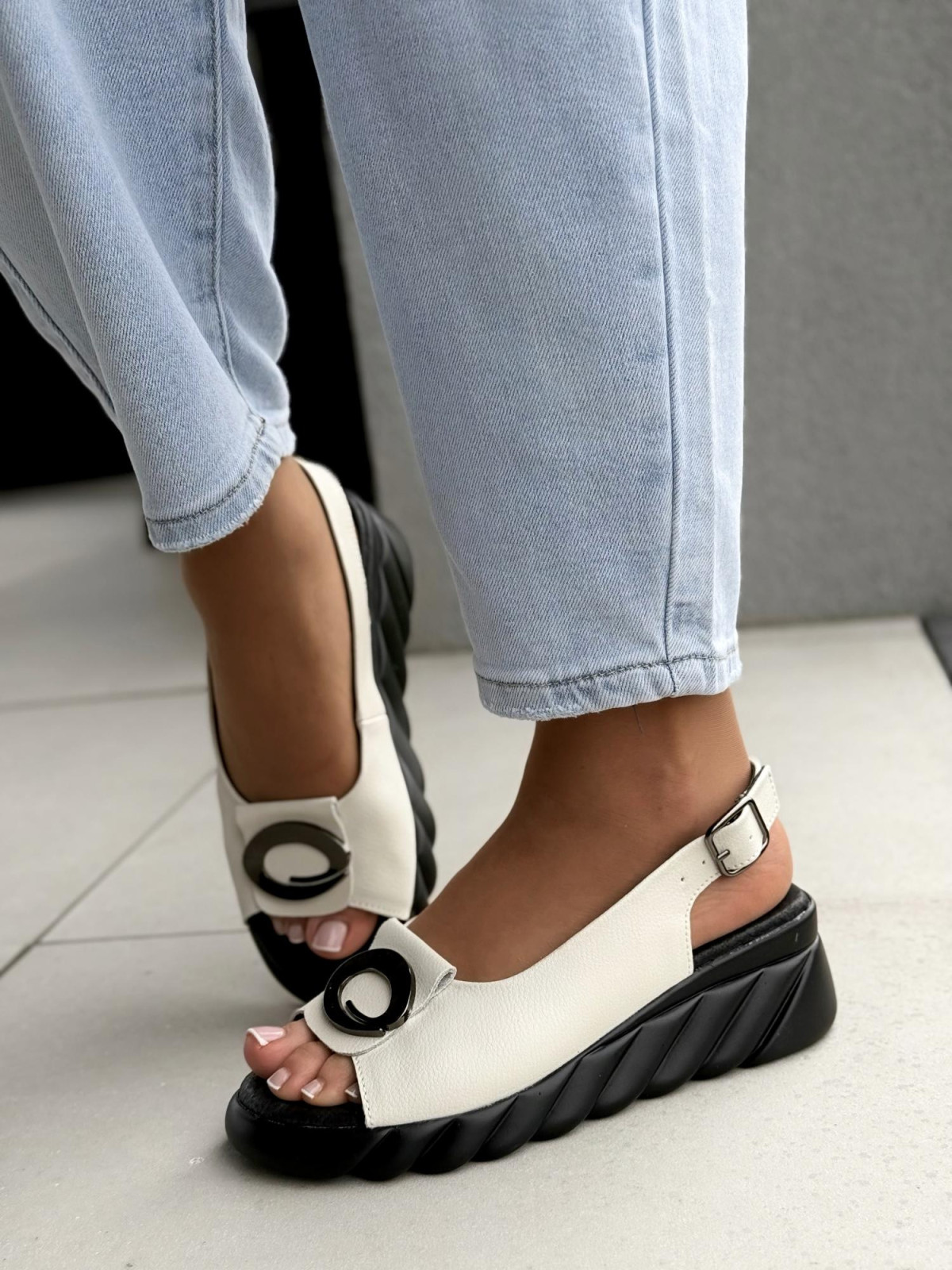 Sandałki damskie ze skóry naturalnej