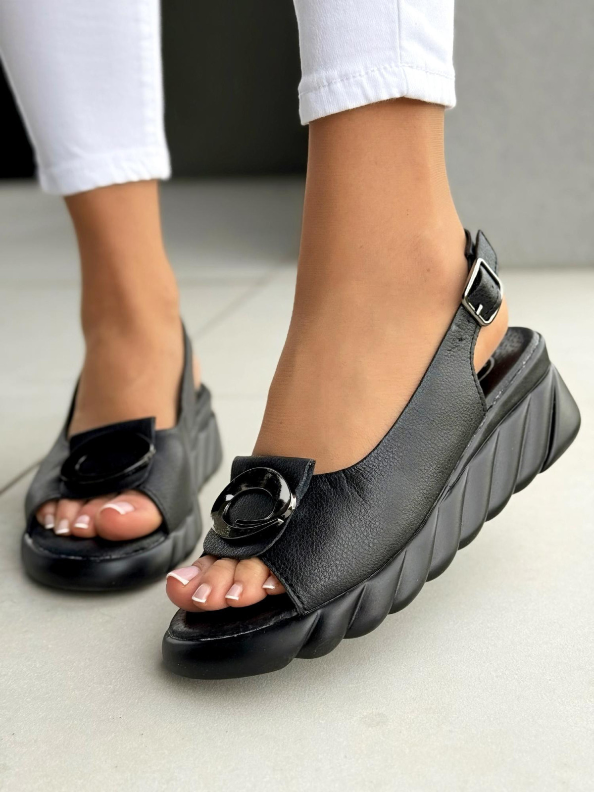 Sandałki damskie ze skóry naturalnej