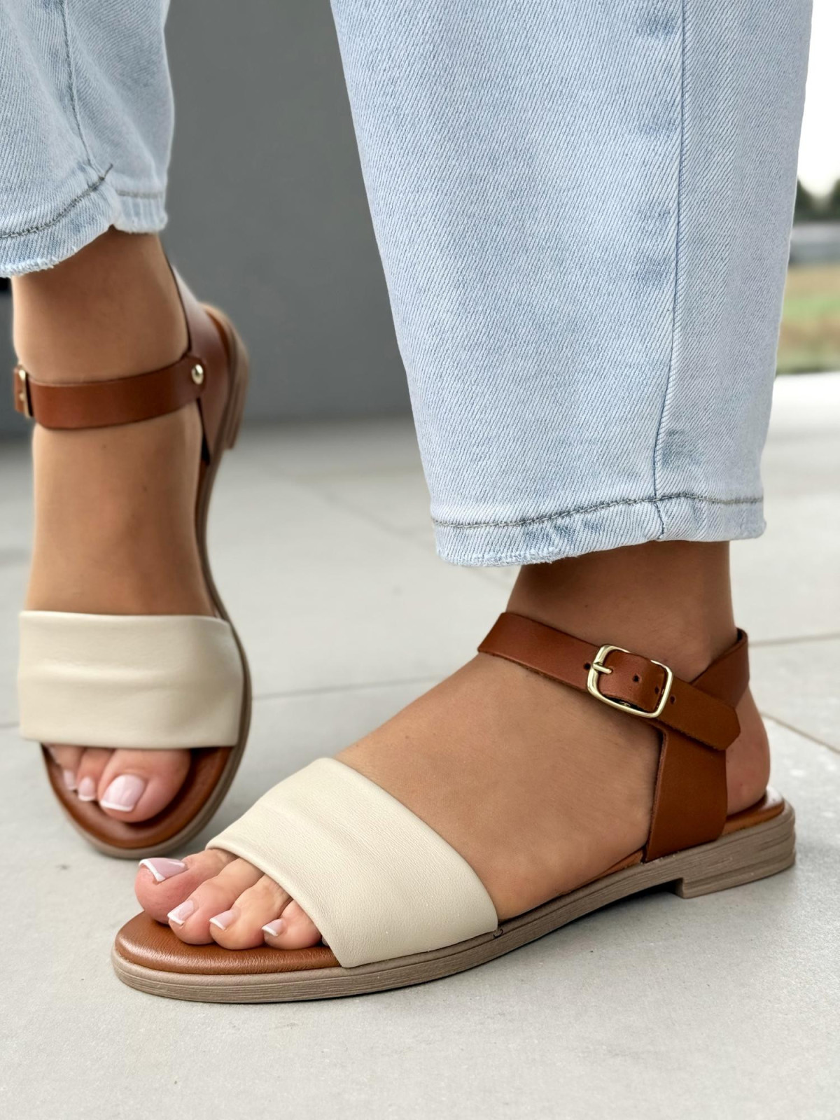 Sandałki damskie ze skóry naturalnej