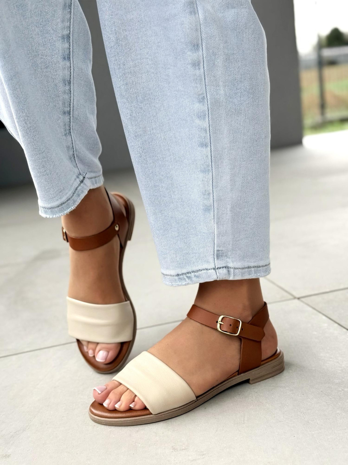 Sandałki damskie ze skóry naturalnej