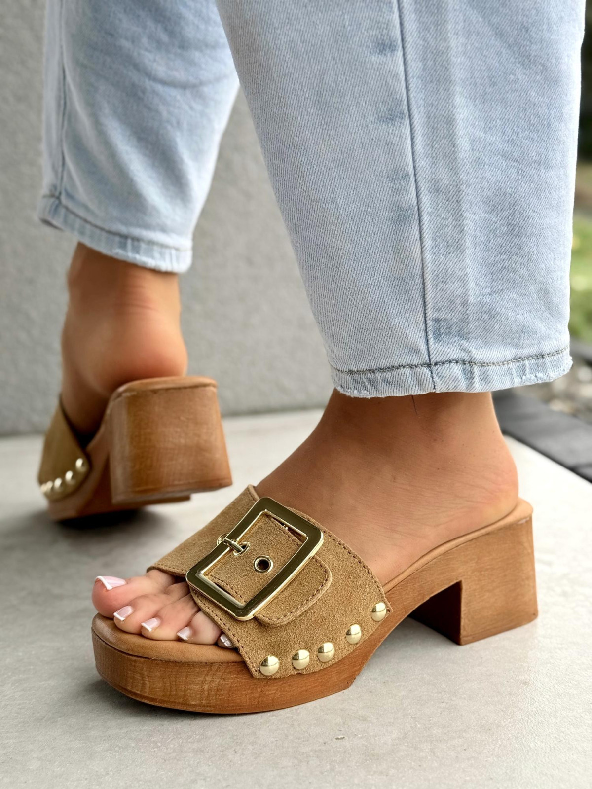 Klapki damskie ze skóry naturalnej