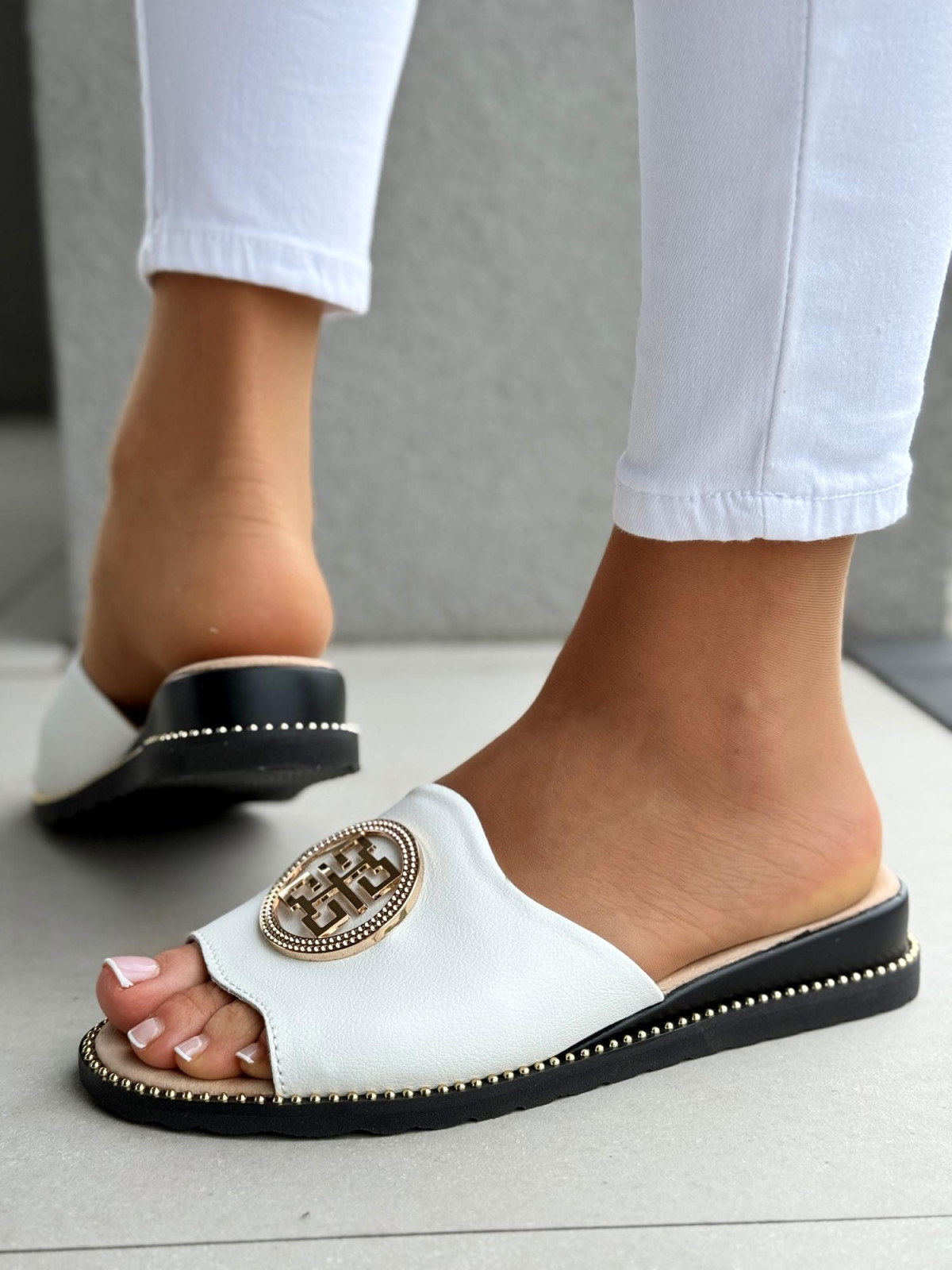 Klapki damskie ze skóry naturalnej