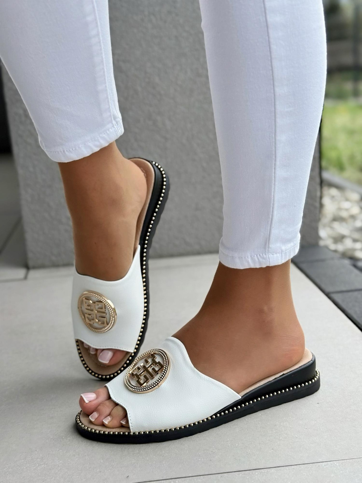 Klapki damskie ze skóry naturalnej