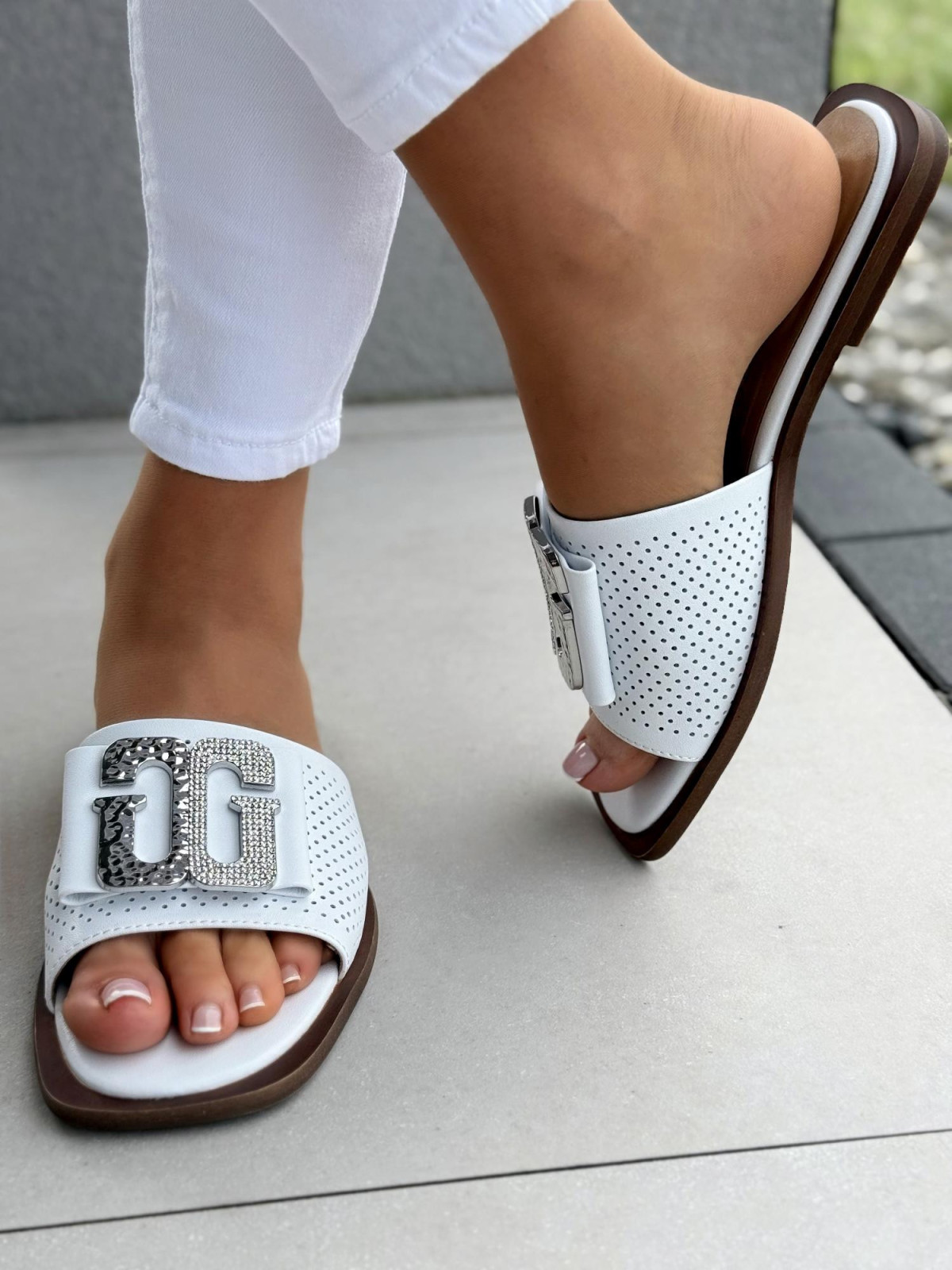 Klapki damskie ze skóry naturalnej