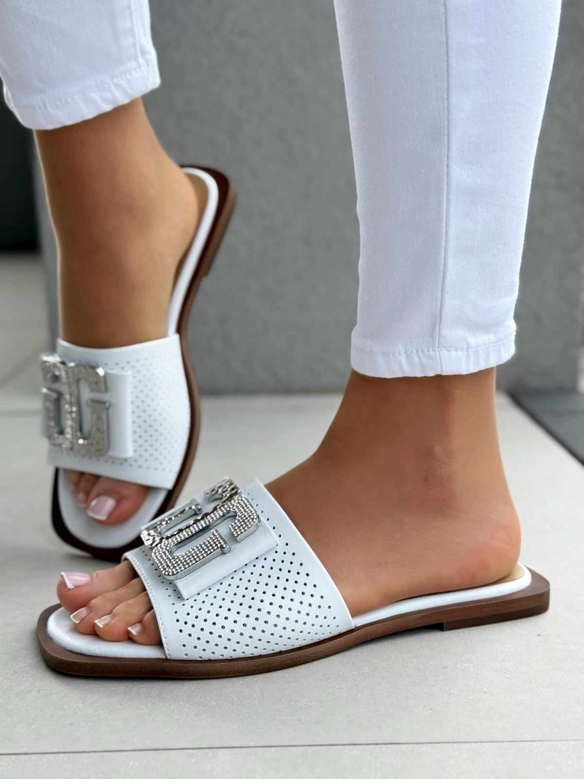 Klapki damskie ze skóry naturalnej