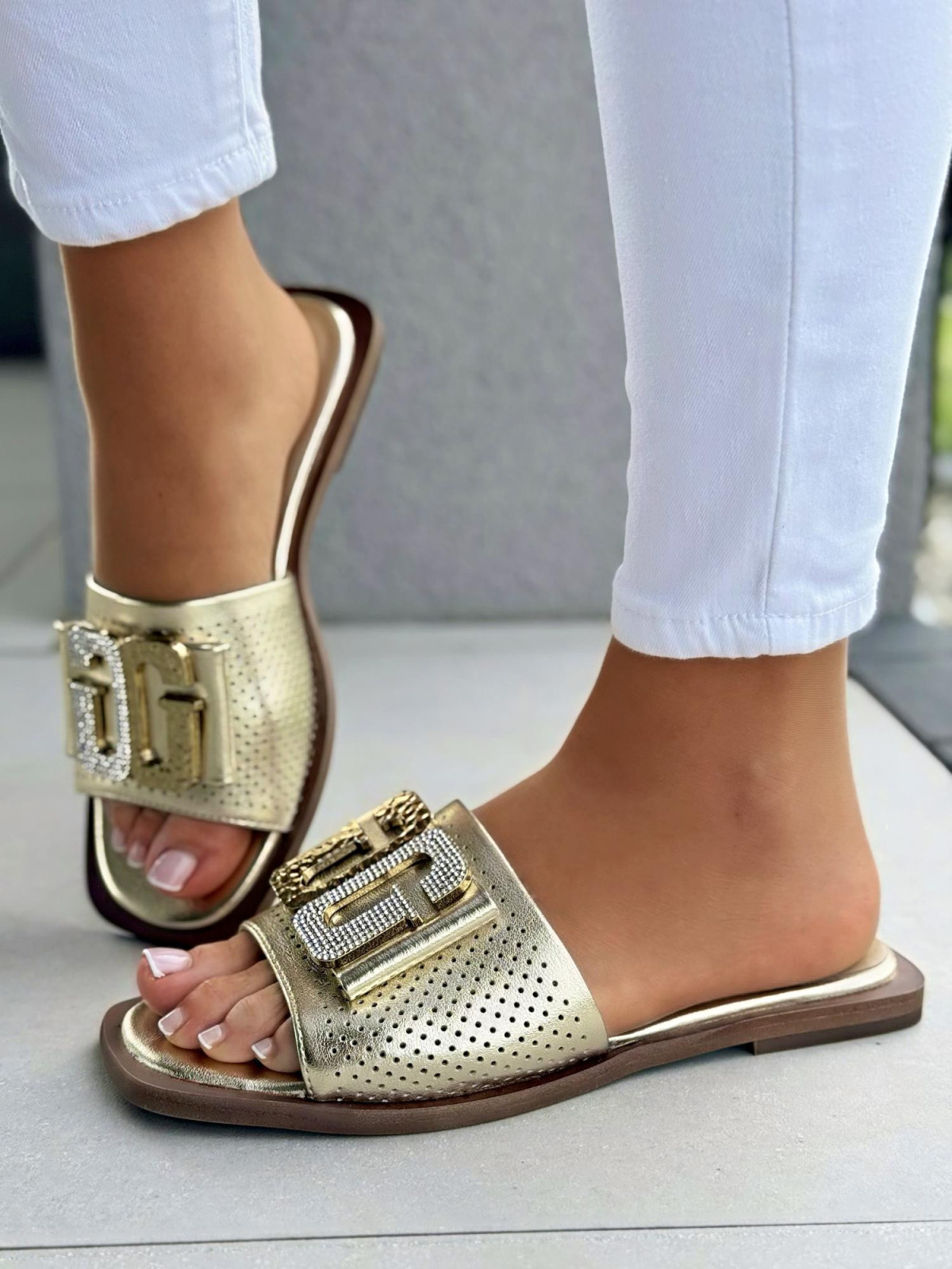 Klapki damskie ze skóry naturalnej