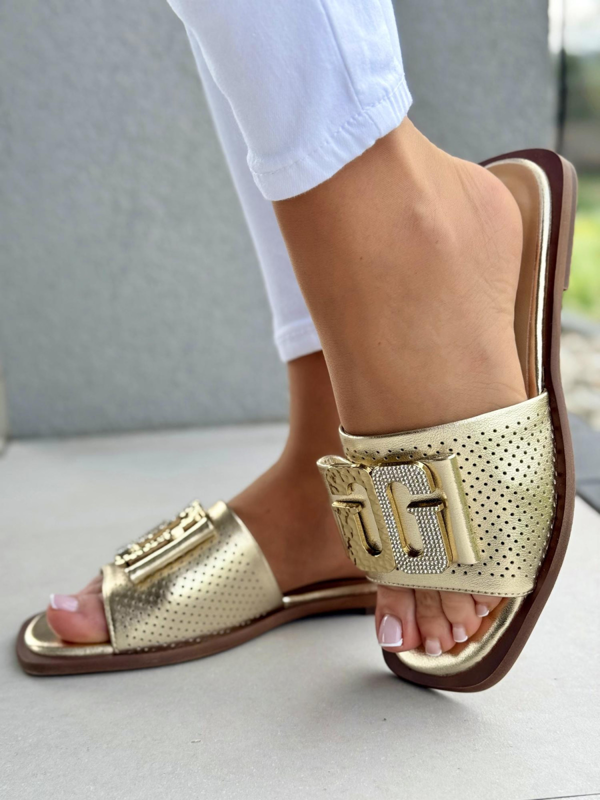 Klapki damskie ze skóry naturalnej