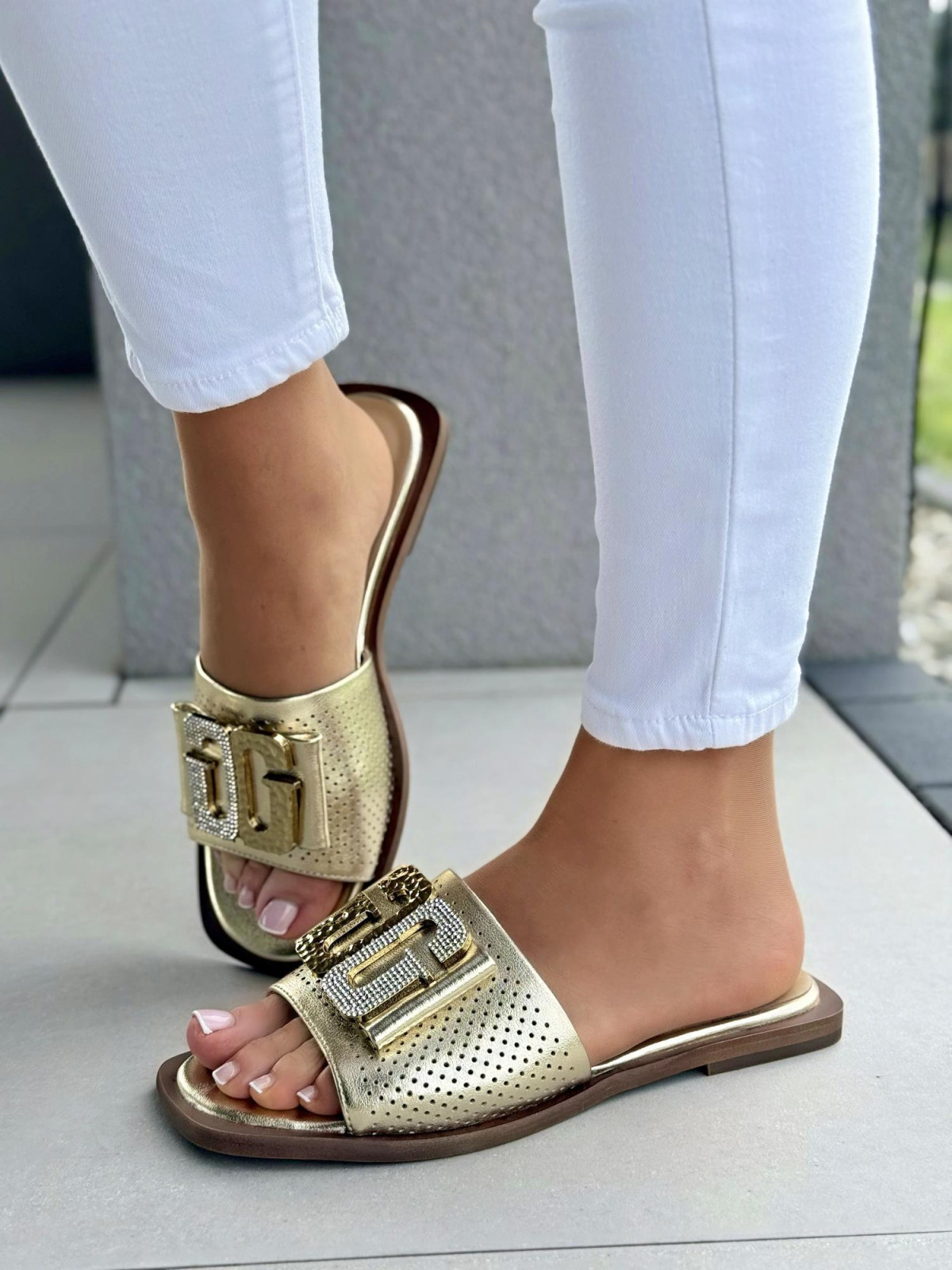 Klapki damskie ze skóry naturalnej