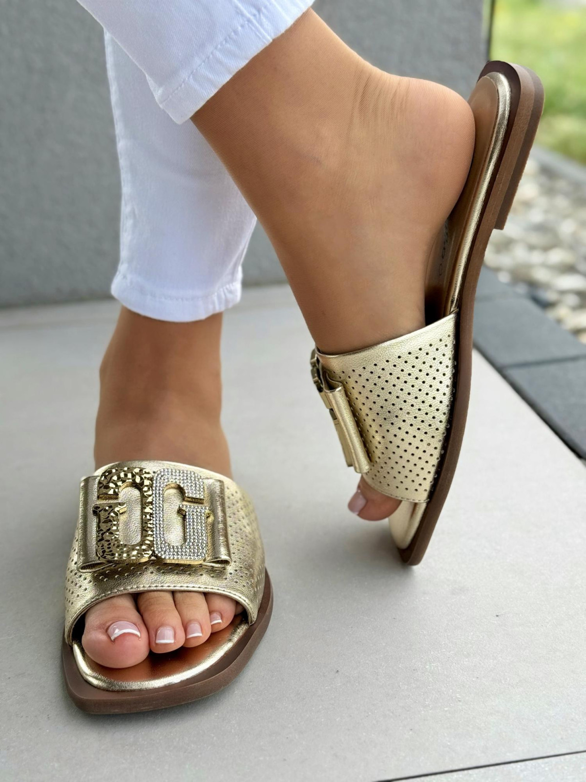 Klapki damskie ze skóry naturalnej