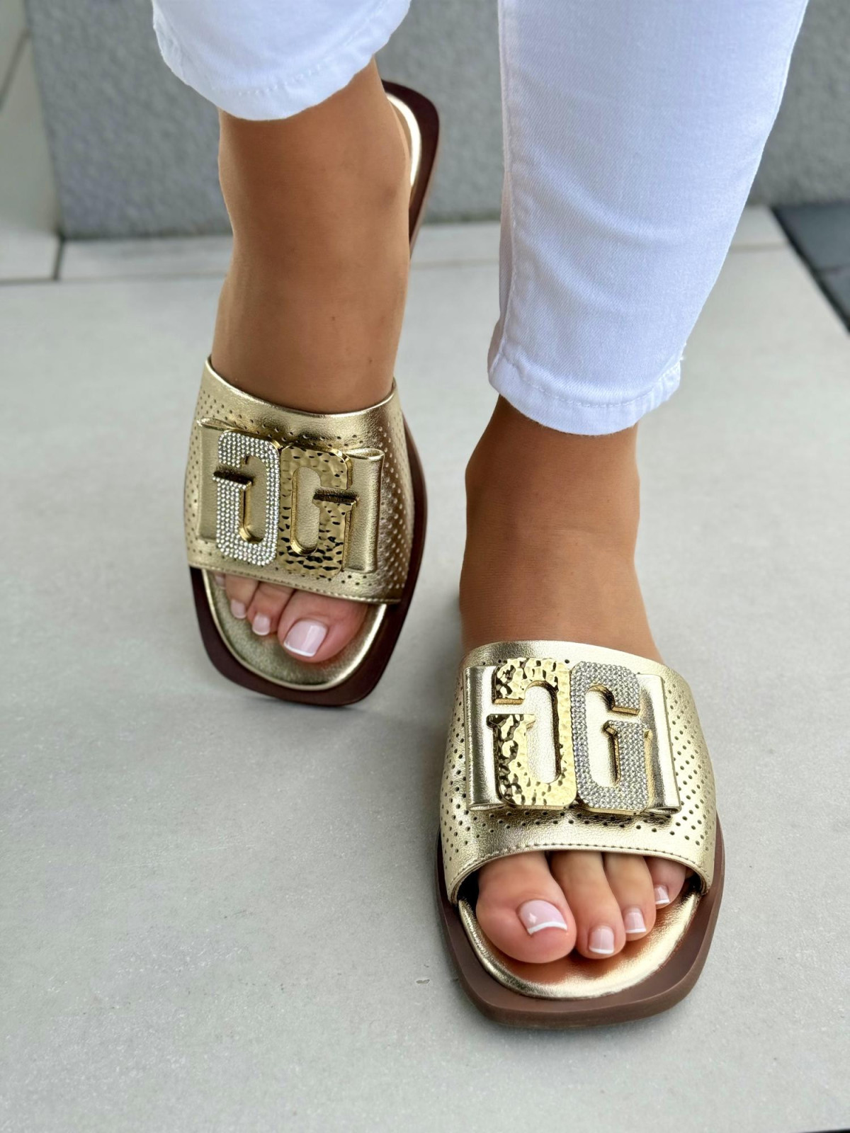 Klapki damskie ze skóry naturalnej