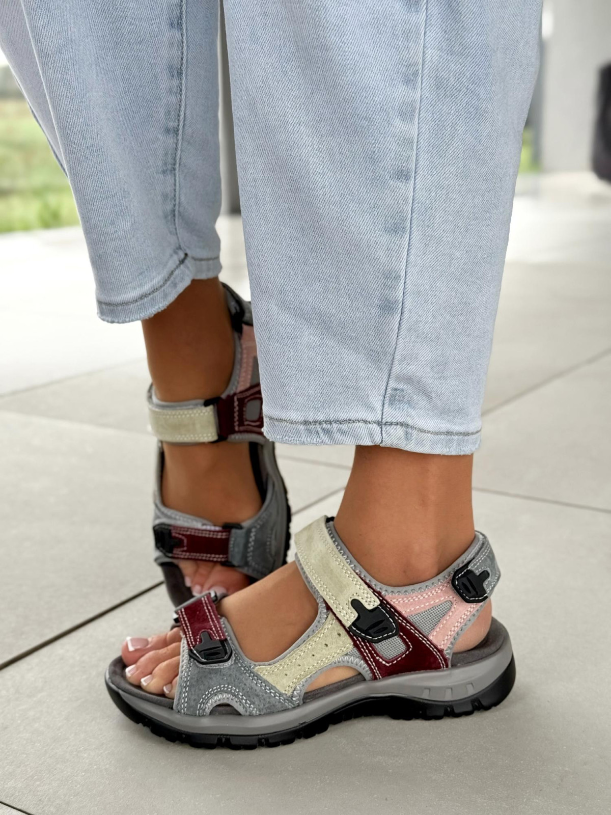 Sandałki damskie ze skóry naturalnej