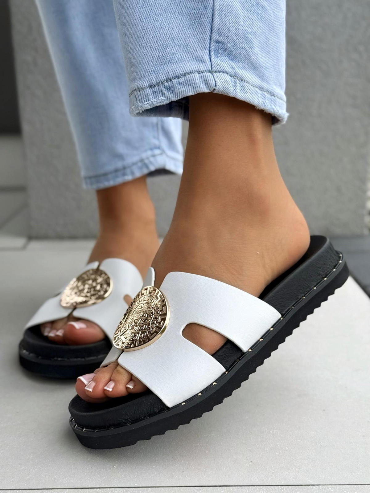 Klapki damskie ze skóry naturalnej