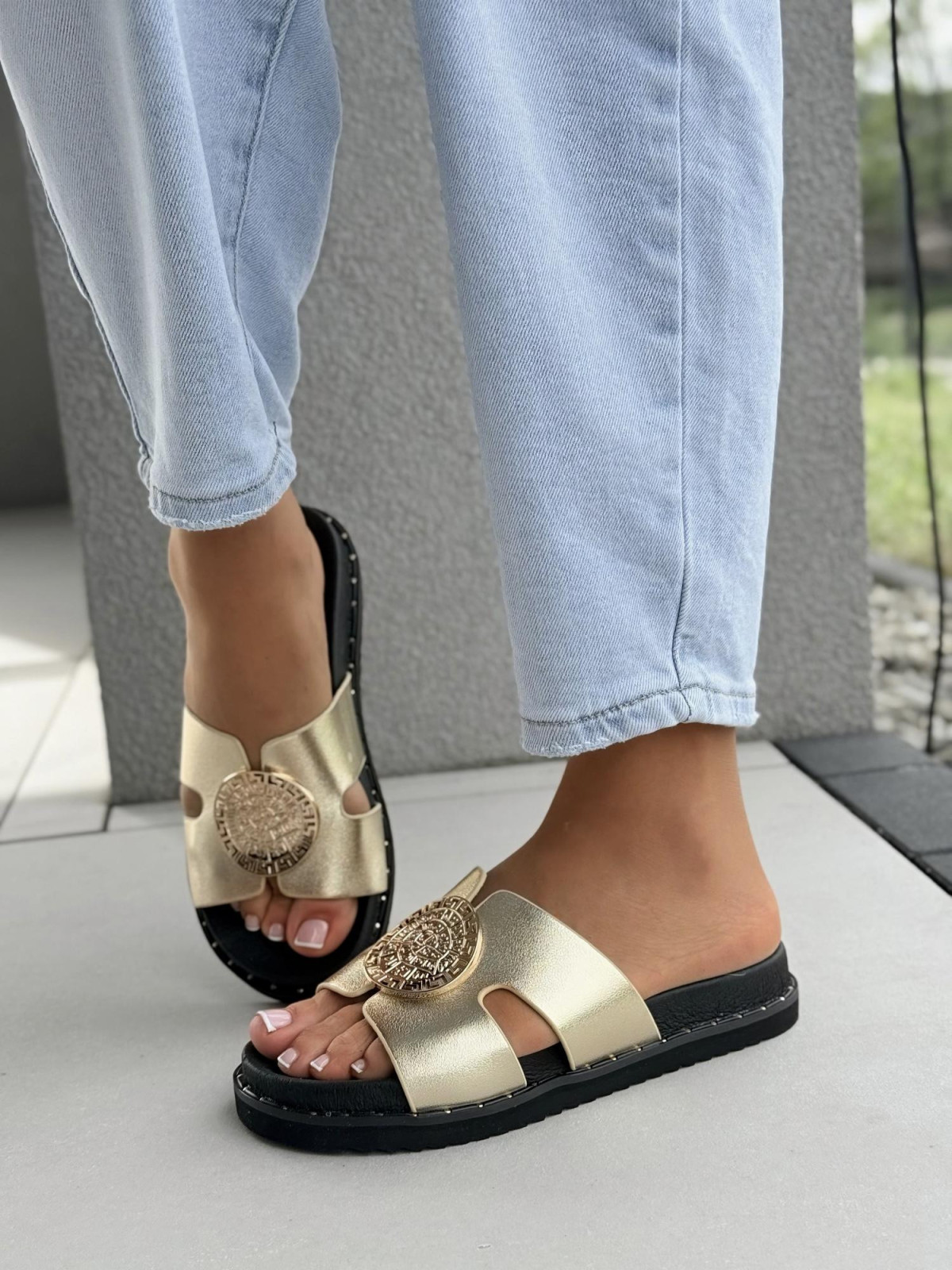 Klapki damskie ze skóry naturalnej