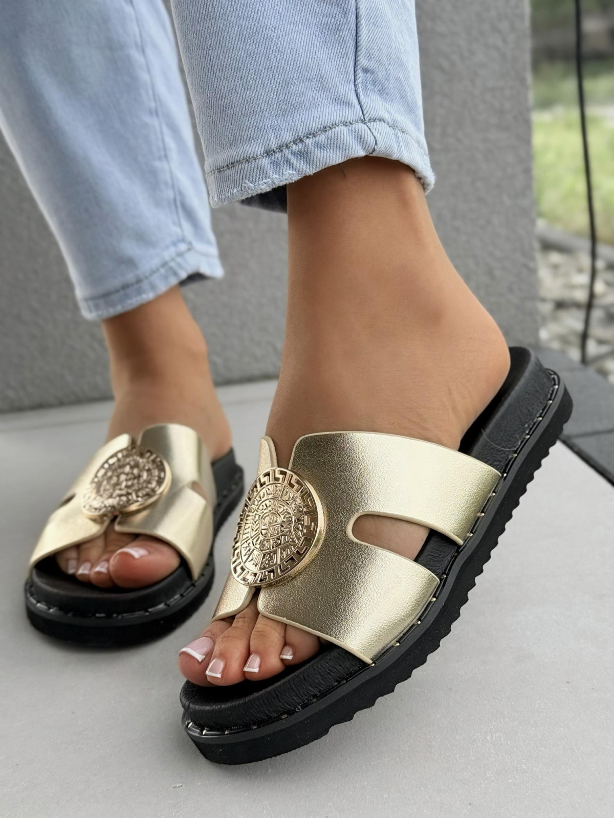 Klapki damskie ze skóry naturalnej