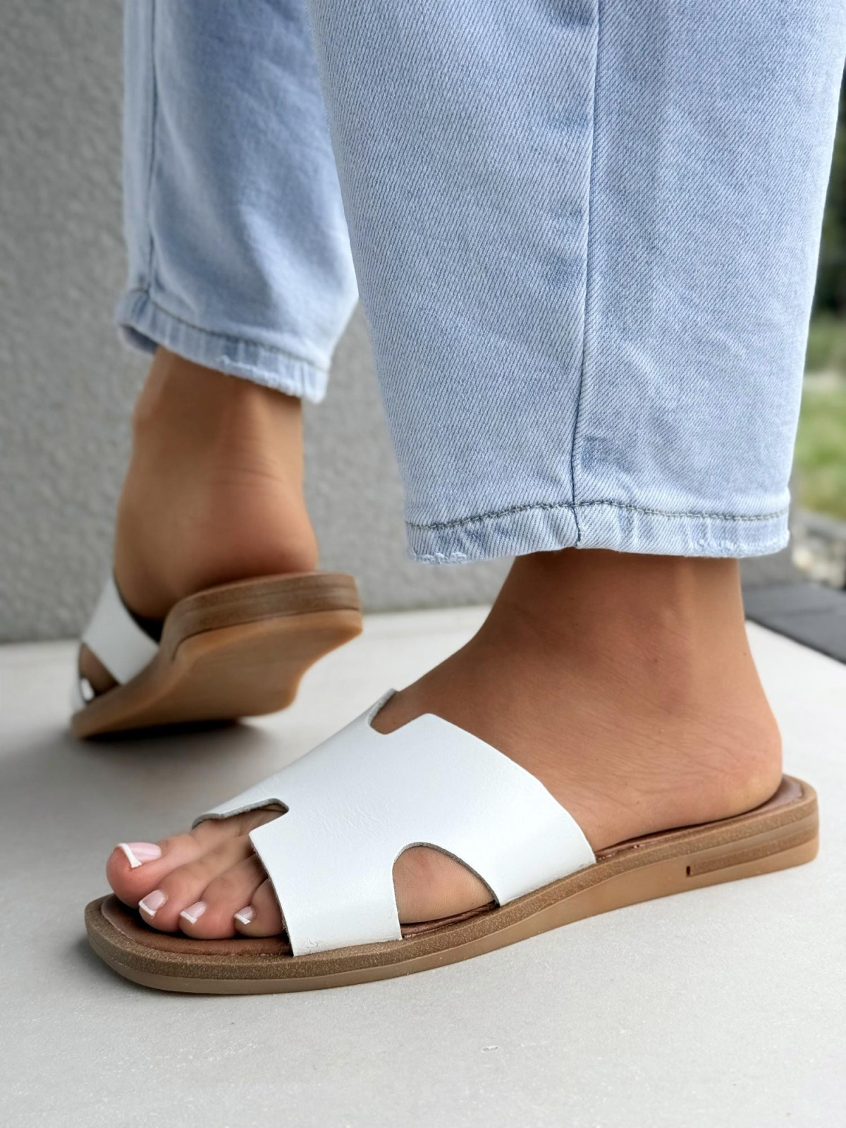 Klapki damskie ze skóry naturalnej