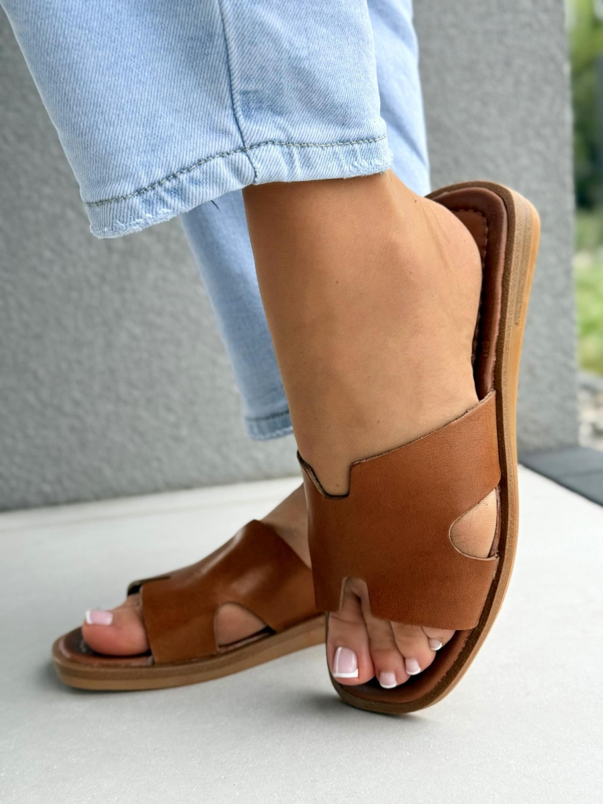 Klapki damskie ze skóry naturalnej