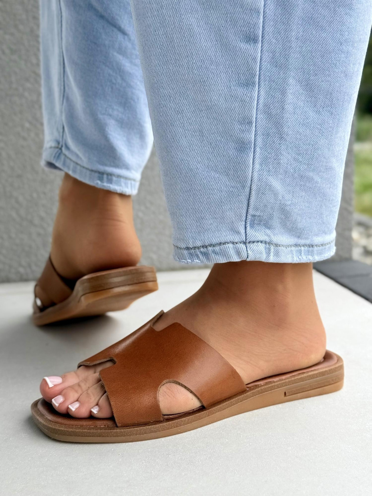 Klapki damskie ze skóry naturalnej