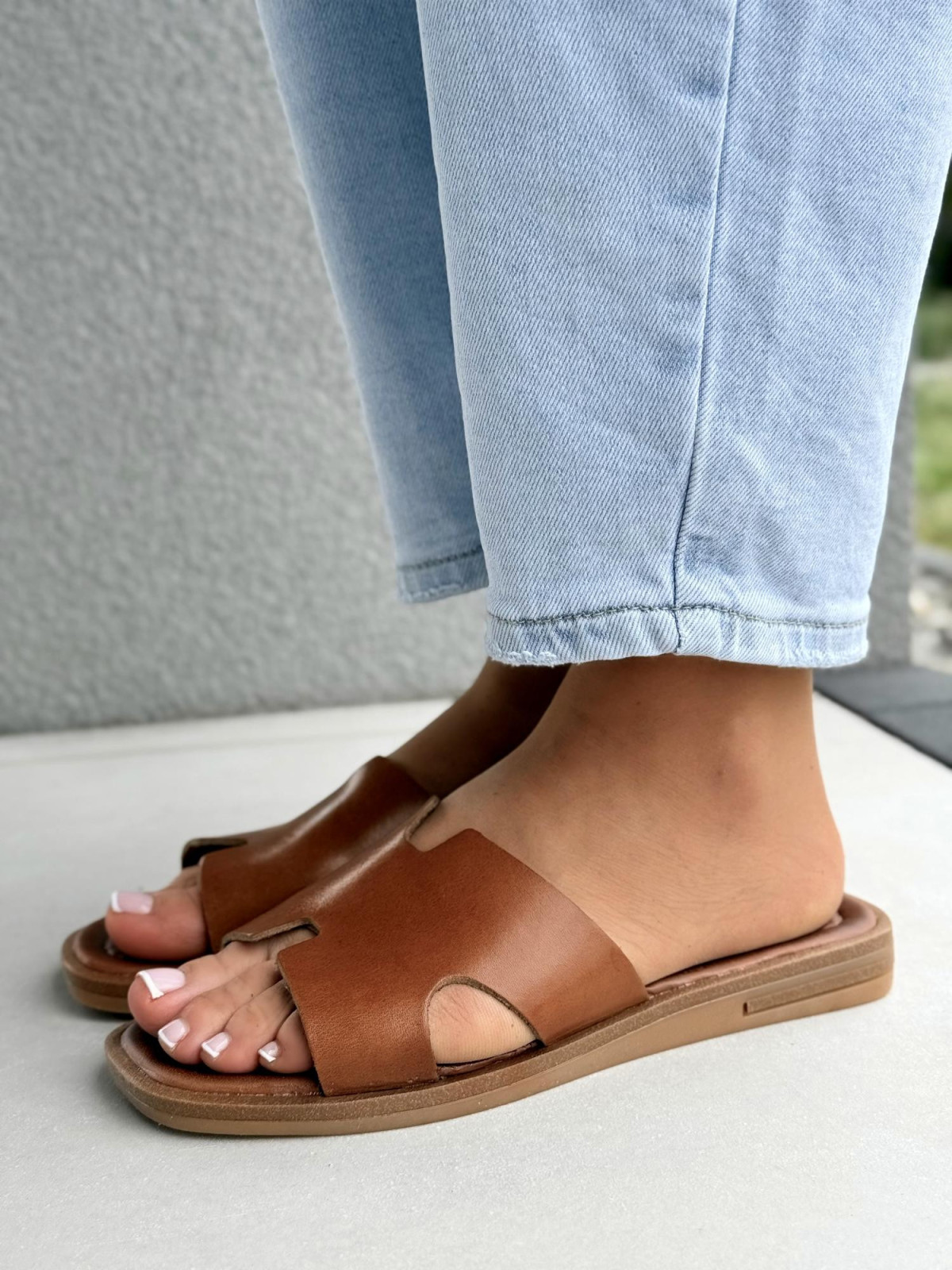 Klapki damskie ze skóry naturalnej