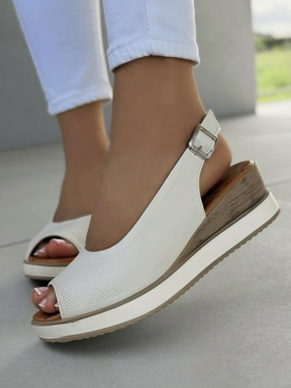 Sandałki damskie ze skóry naturalnej