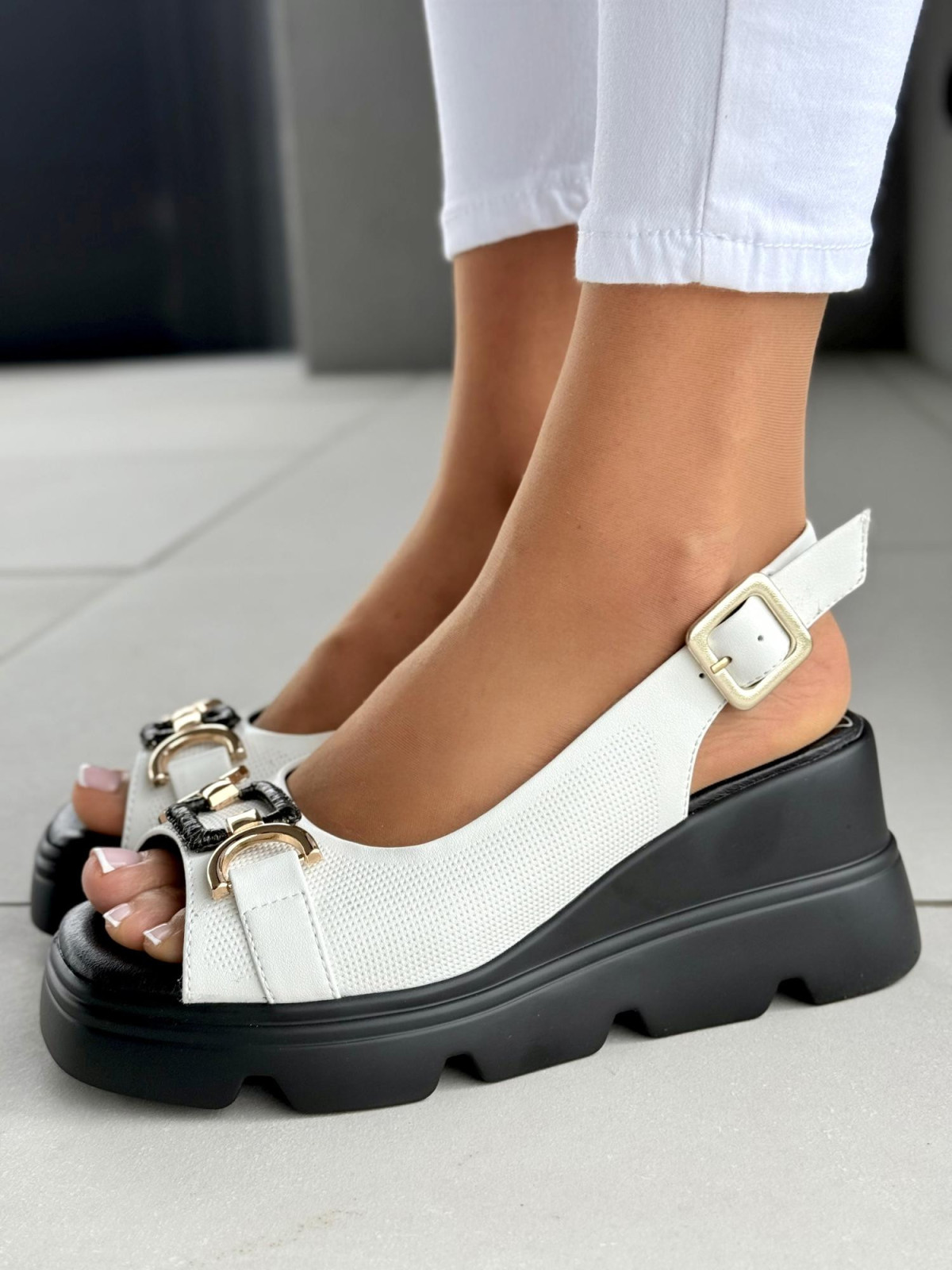 Sandałki damskie ze skóry naturalnej