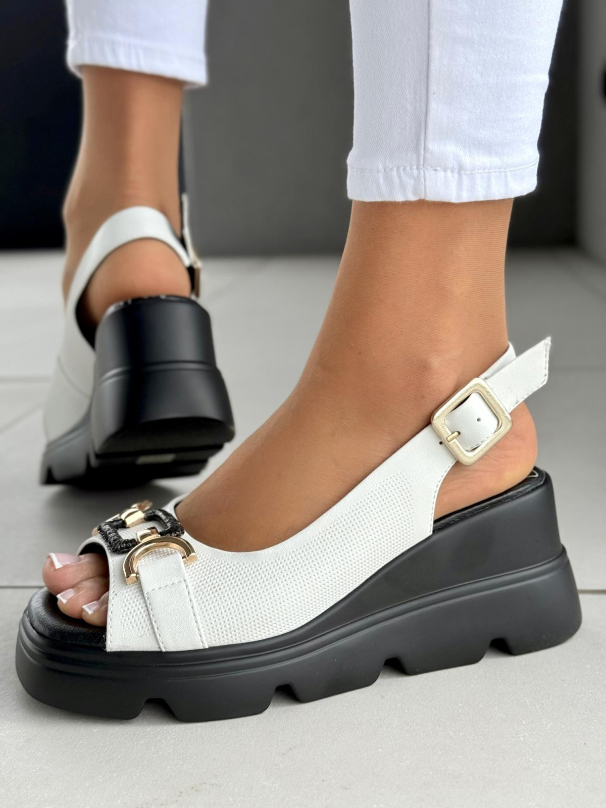 Sandałki damskie ze skóry naturalnej