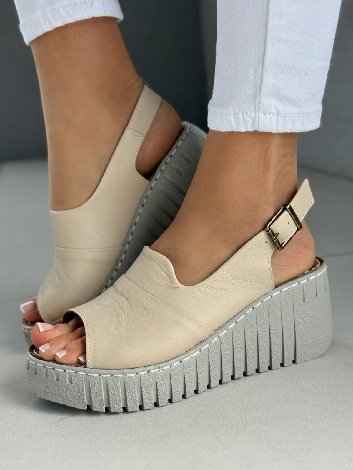 Sandałki damskie ze skóry naturalnej