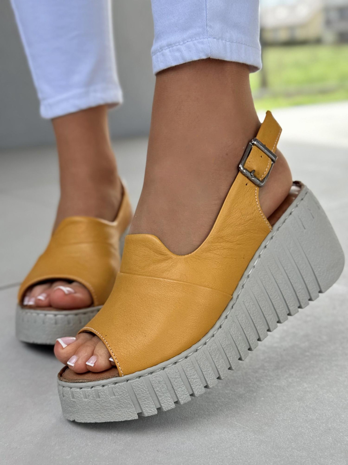 Sandałki damskie ze skóry naturalnej