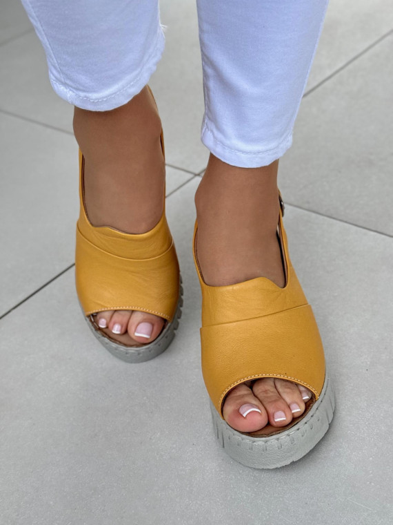 Sandałki damskie ze skóry naturalnej