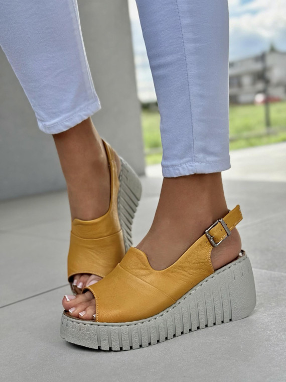 Sandałki damskie ze skóry naturalnej