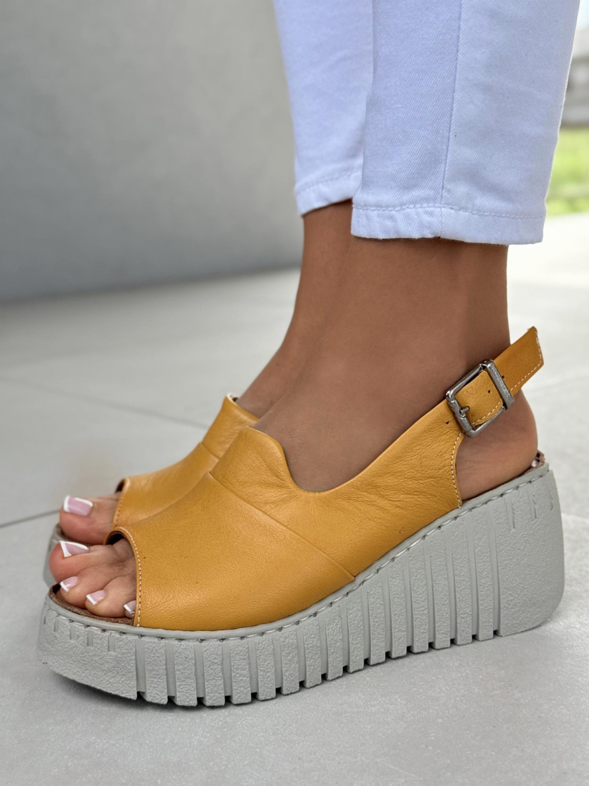 Sandałki damskie ze skóry naturalnej