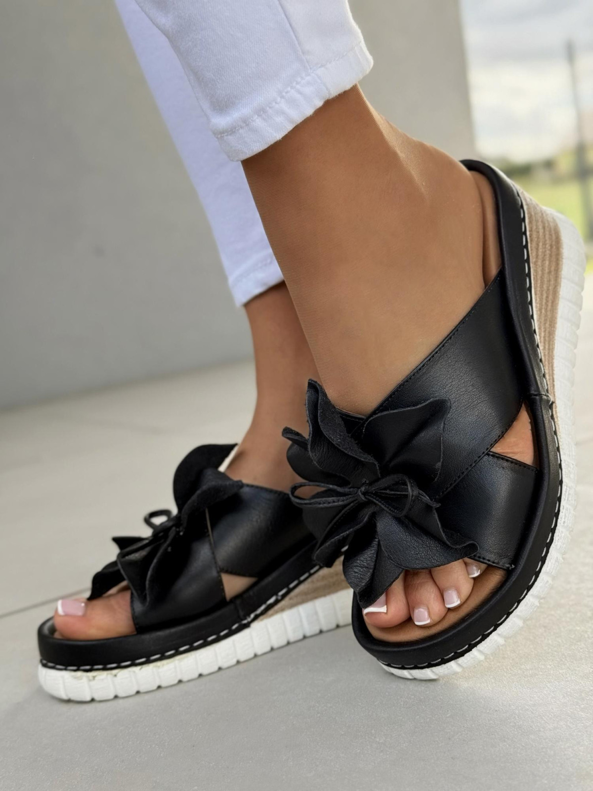 Sandałki damskie ze skóry naturalnej