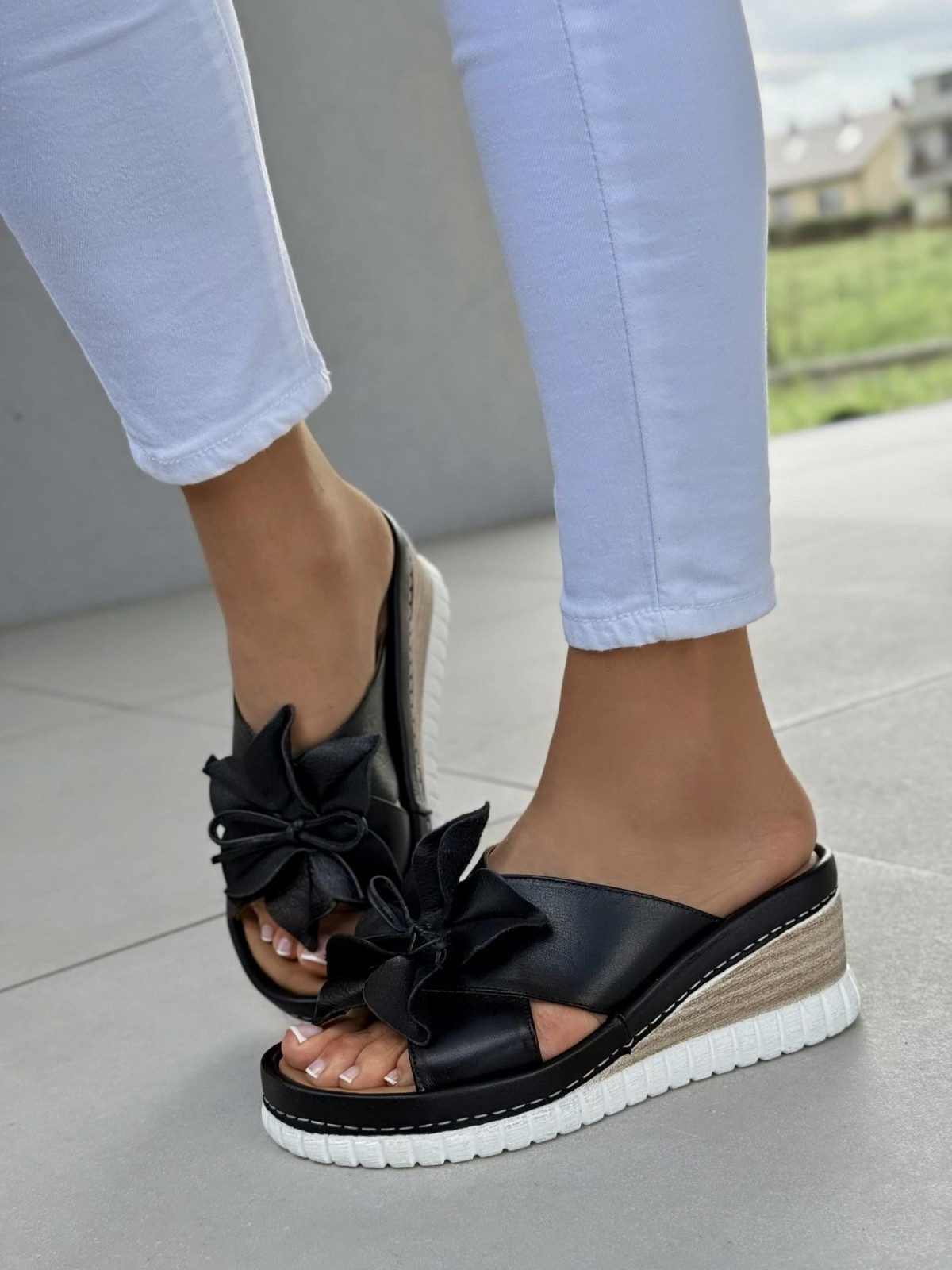 Sandałki damskie ze skóry naturalnej