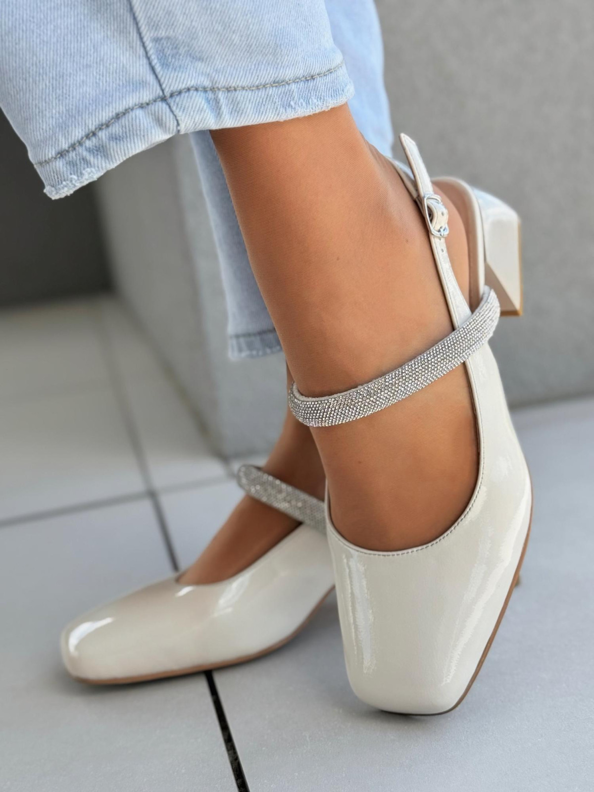 Sandałki damskie ze skóry naturalnej