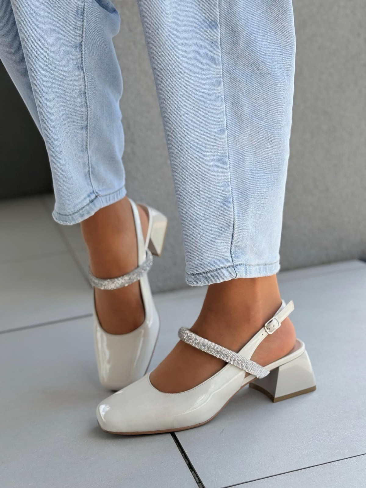 Sandałki damskie ze skóry naturalnej