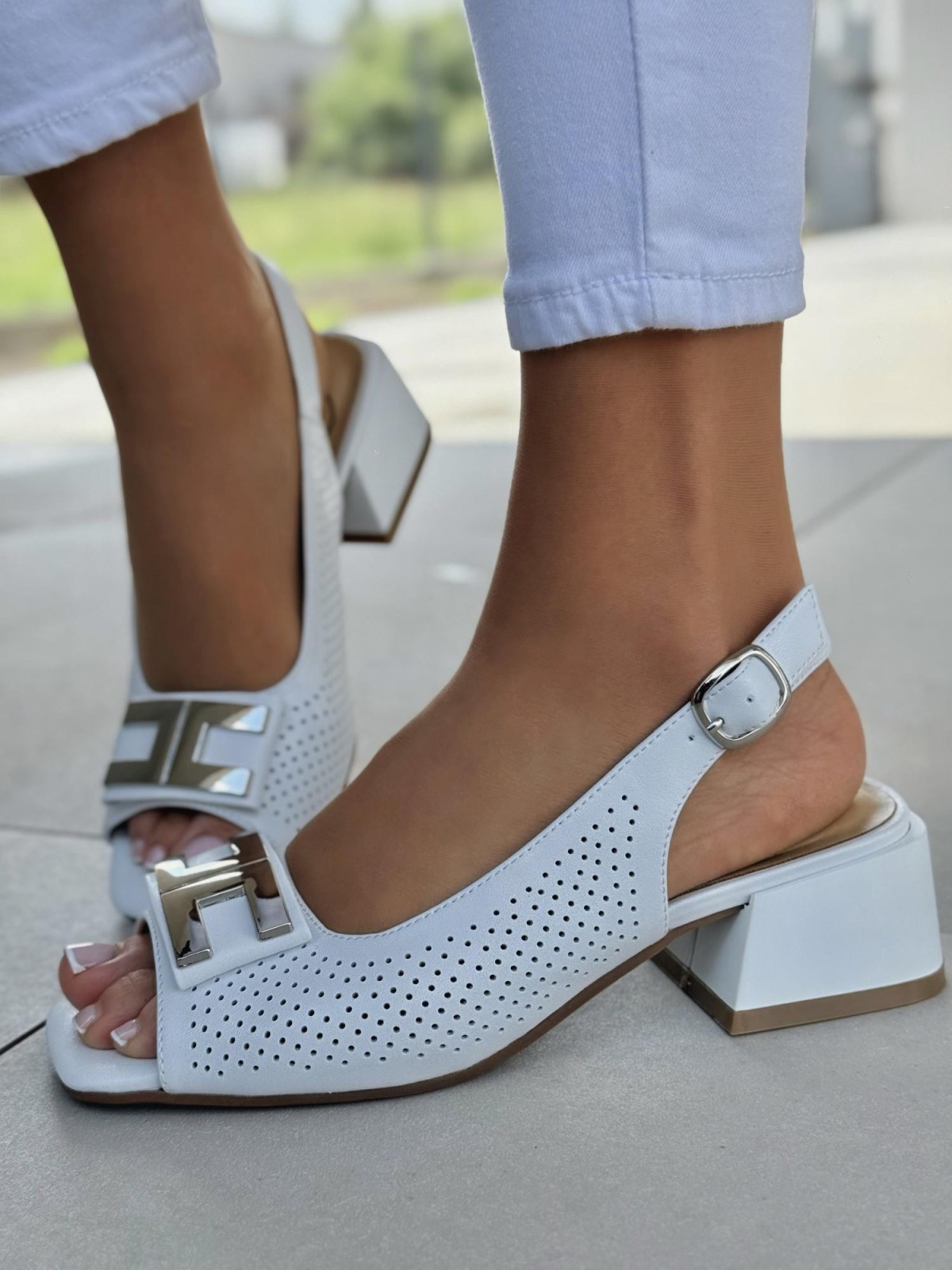 Sandałki damskie ze skóry naturalnej