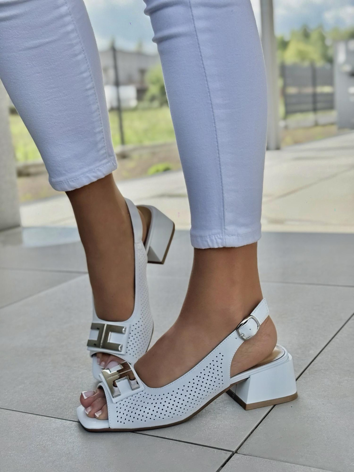 Sandałki damskie ze skóry naturalnej