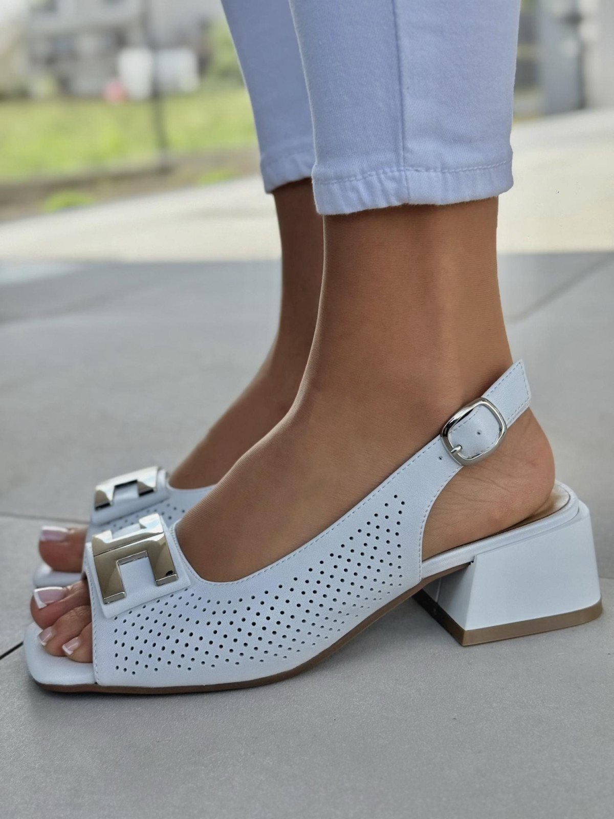 Sandałki damskie ze skóry naturalnej