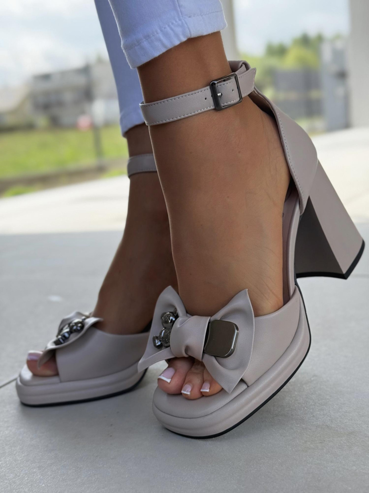 Sandałki damskie ze skóry naturalnej