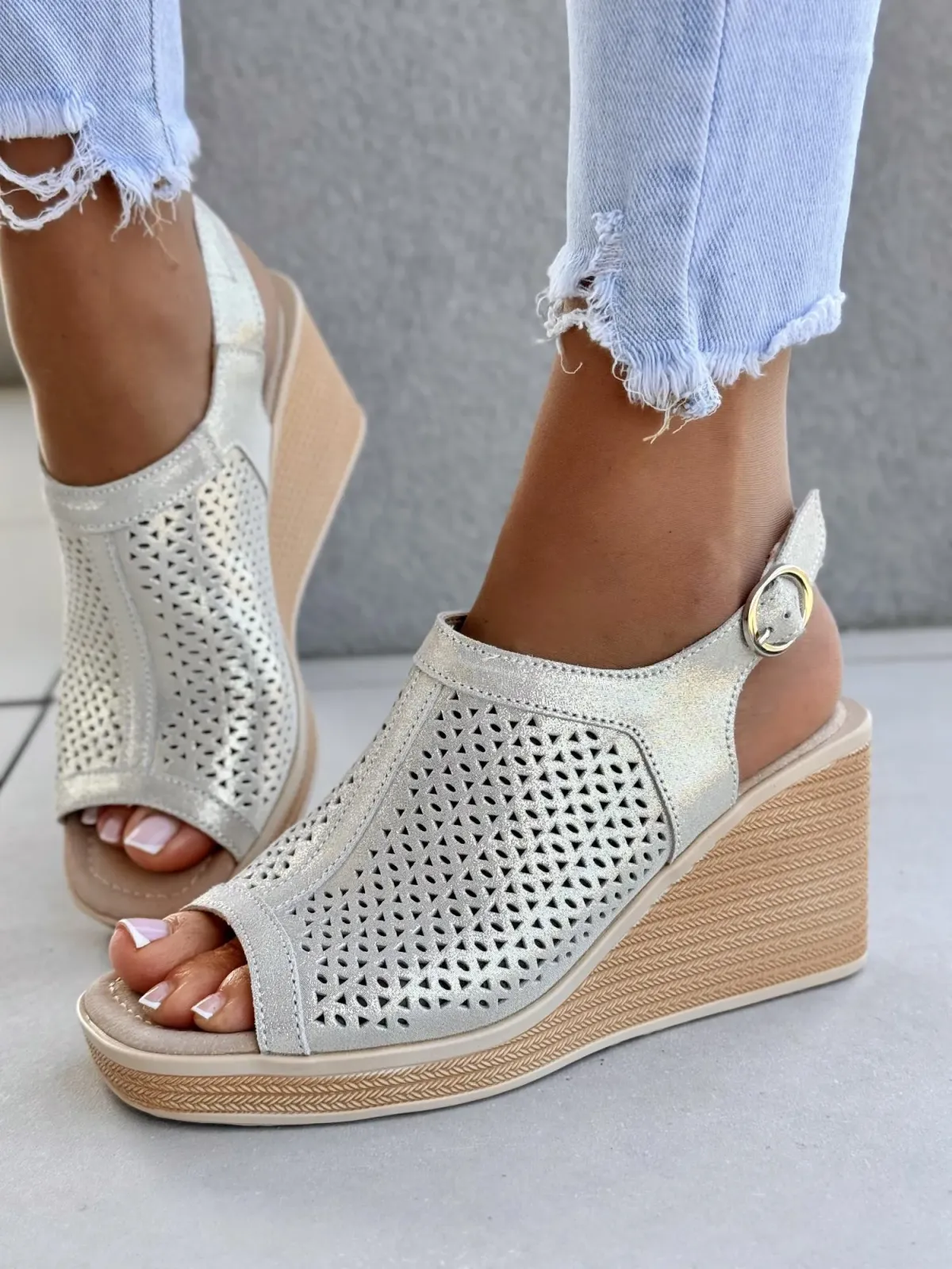 Sanały damskie ze skóry naturalnej