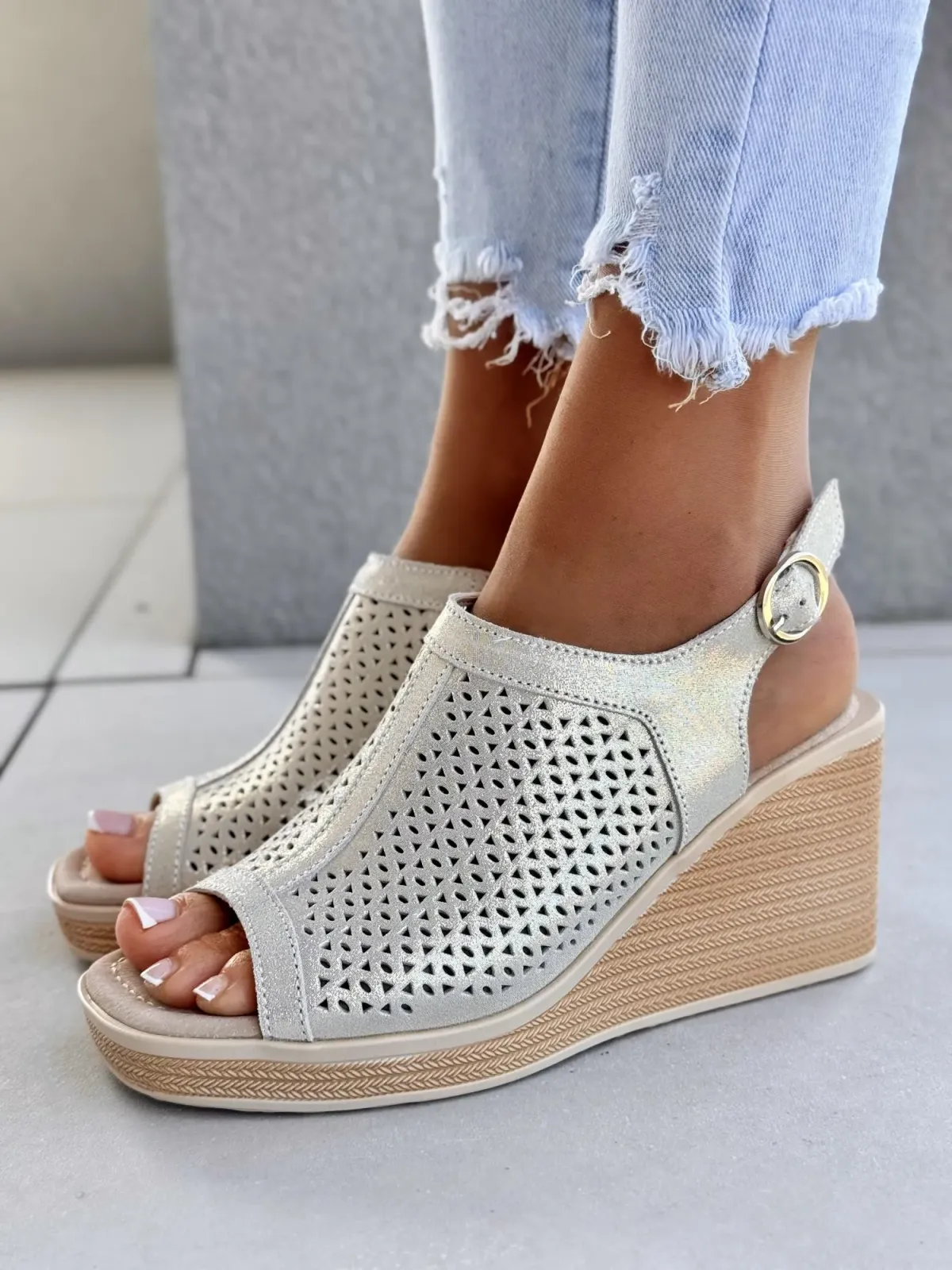 Sanały damskie ze skóry naturalnej