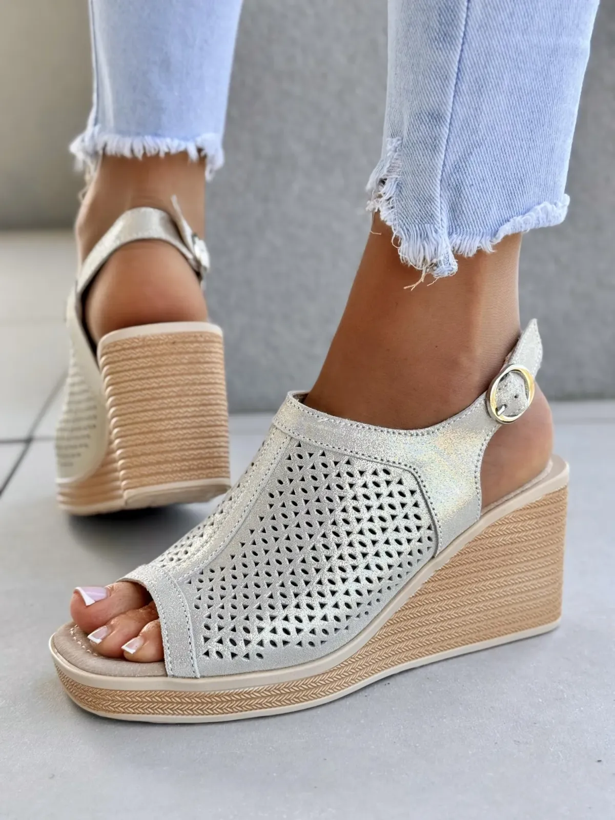 Sanały damskie ze skóry naturalnej