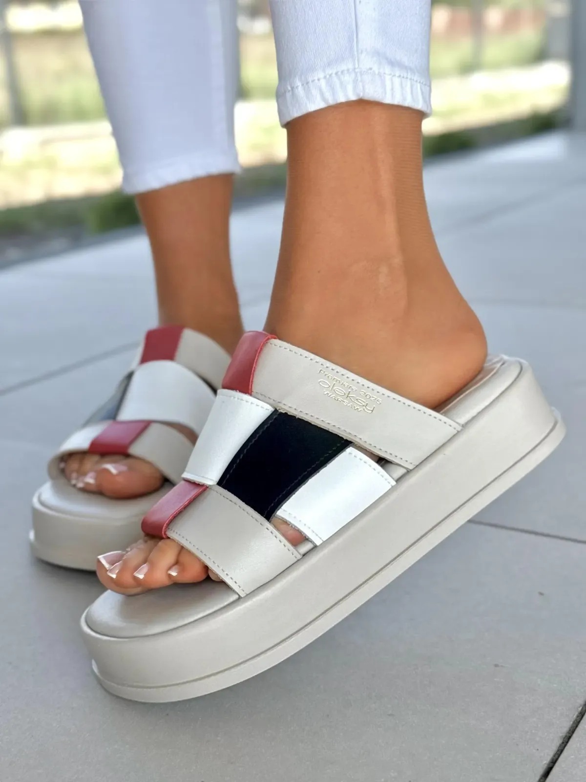 Klapki damskie OLEKSY ze skóry naturalnej Polskiej produkcji