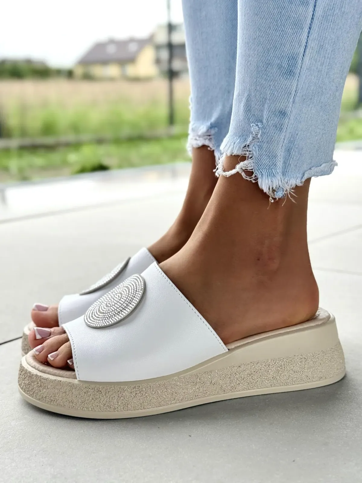 Klapki damskie ze skóry naturalnej