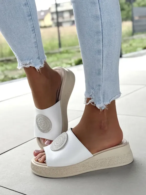 Klapki damskie ze skóry naturalnej