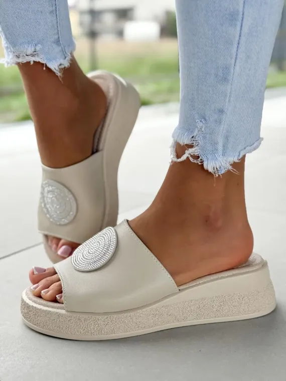 Klapki damskie ze skóry naturalnej