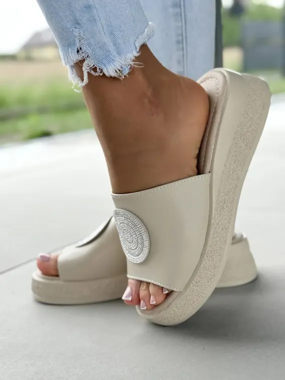 Klapki damskie ze skóry naturalnej