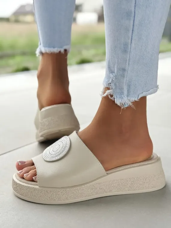 Klapki damskie ze skóry naturalnej