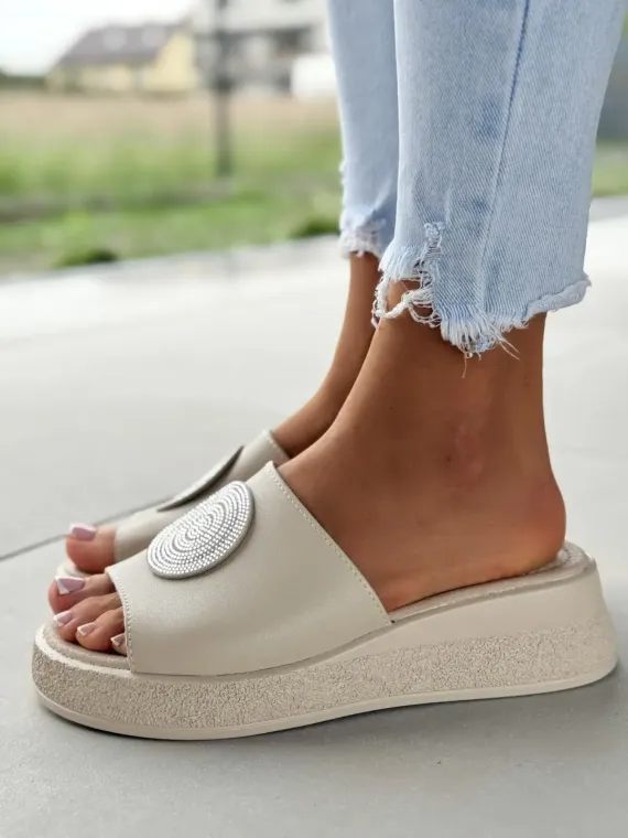 Klapki damskie ze skóry naturalnej