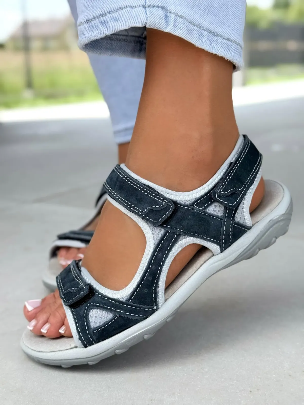 Sandałki damskie ze skóry naturalnej