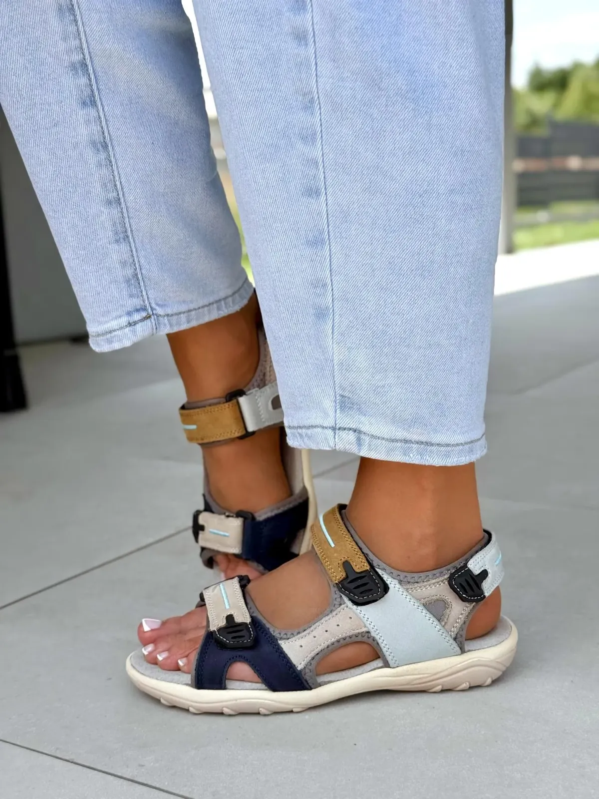 Sandałki damskie ze skóry naturalnej